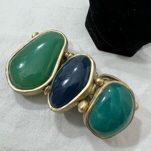 Chicos Stretch Bracelet in Excellent Condition Very Good Stretch Amazing Chic.